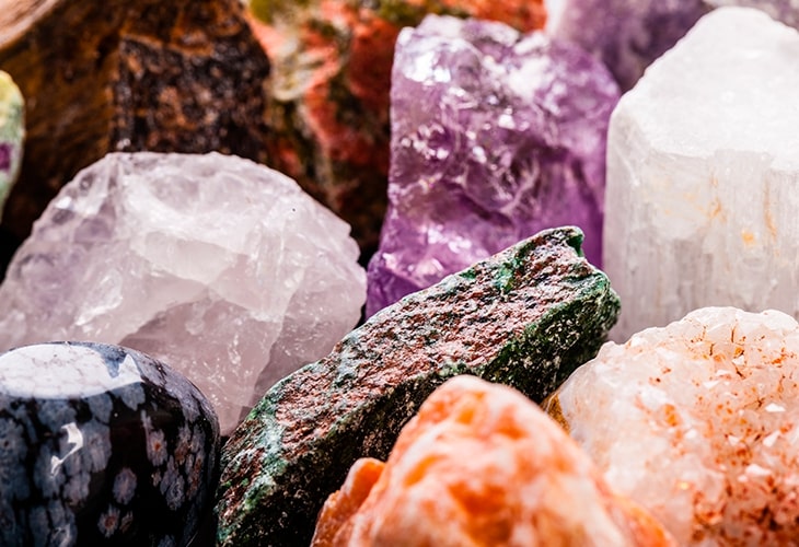 Entenda a história dos cristais e porque eles fascinam até hoje
