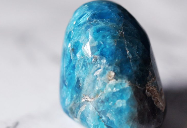 Pedra Apatita: conheça o cristal da intuição e iluminação