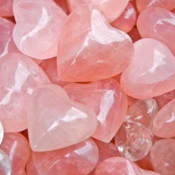 Pedras do amor: 5 cristais que você precisa conhecer