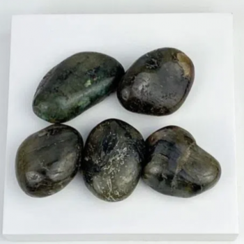 Pedras roladas: o que são e como utilizá-las no seu dia a dia